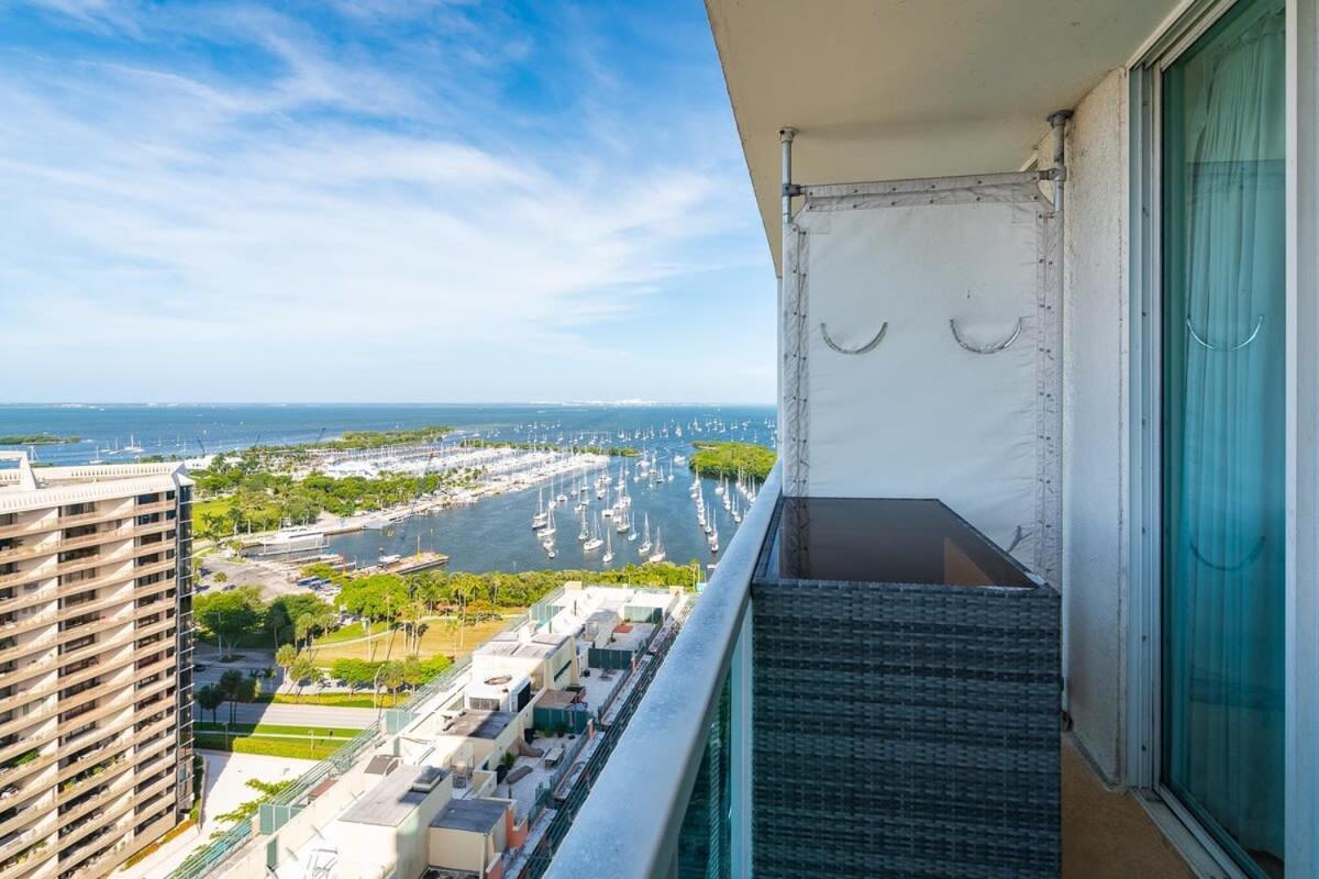 City View Balcony Steps From Restaurants, Peacock Park & Marina Miami Bagian luar foto