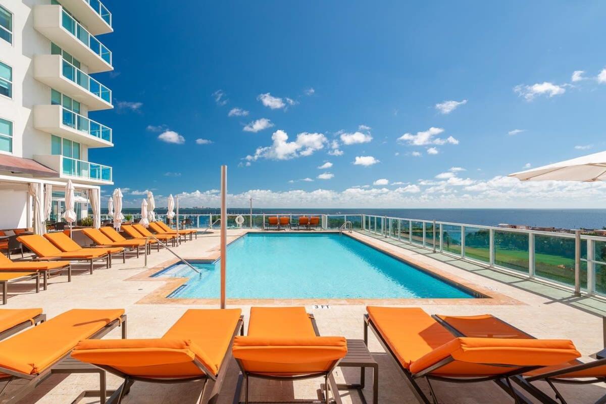 City View Balcony Steps From Restaurants, Peacock Park & Marina Miami Bagian luar foto